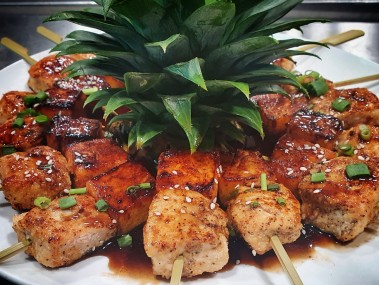 Chicken skewers with pineapple