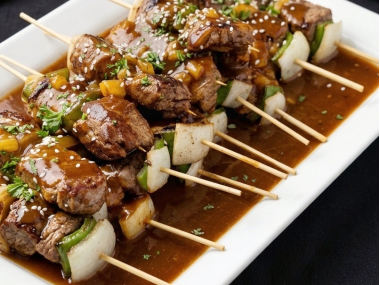 Beef tenderloin and vegetables skewer